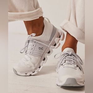 - On Cloudswift 3 Running Shoes Women’s Size 6